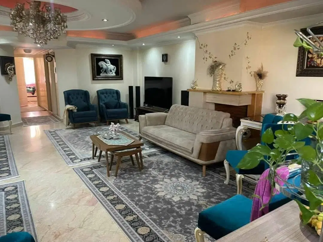 پاسداران 125 متر