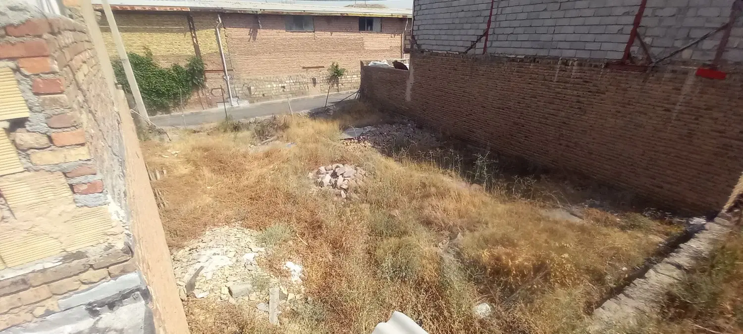 زمین خالی ۲۰۰ متر