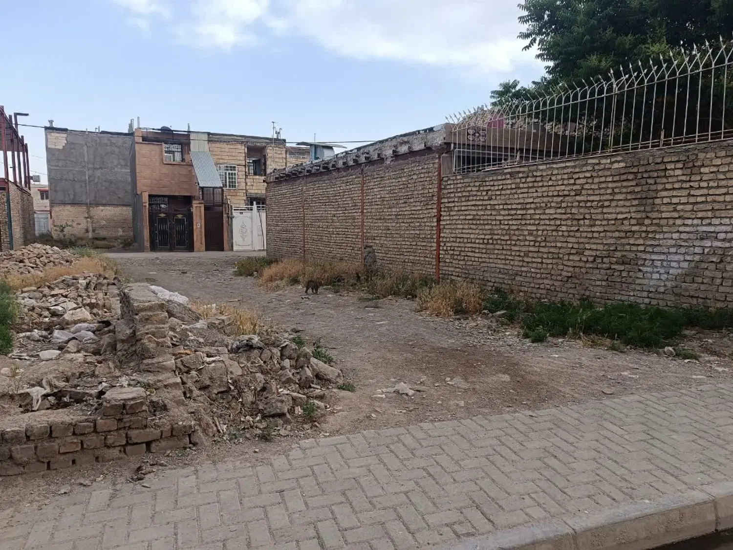 زمین ملکی دوبر، زیرکن حاشیه ۱۰متری دلیر