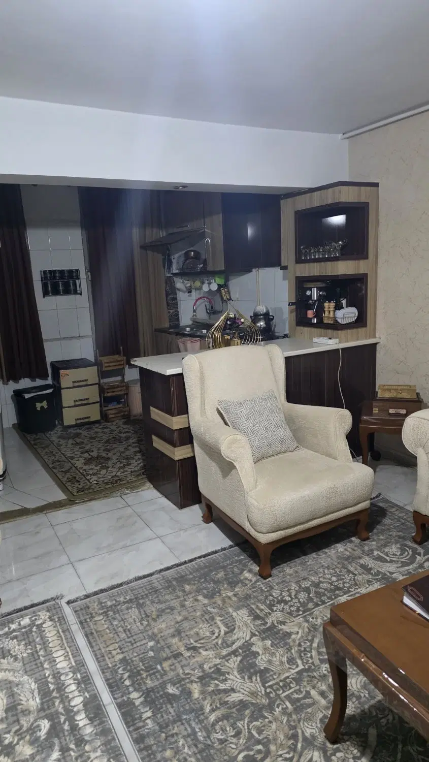 آپارتمان ۷۰متری دو خواب ۵۰ متر حیاط اختصاصی...سران