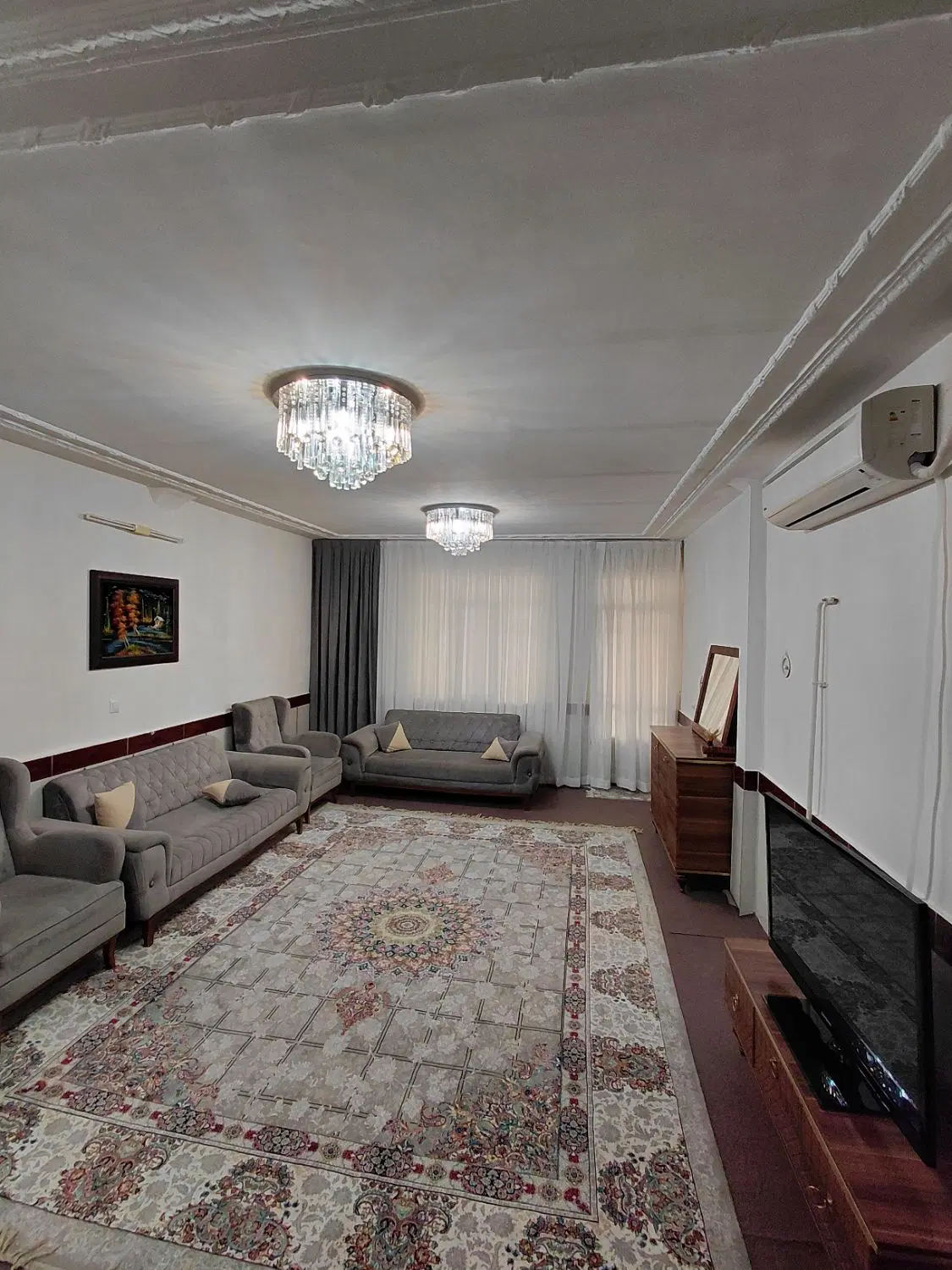 ساختمان ۱۰۰ متری میدان حکیم روبروی بیمارستان