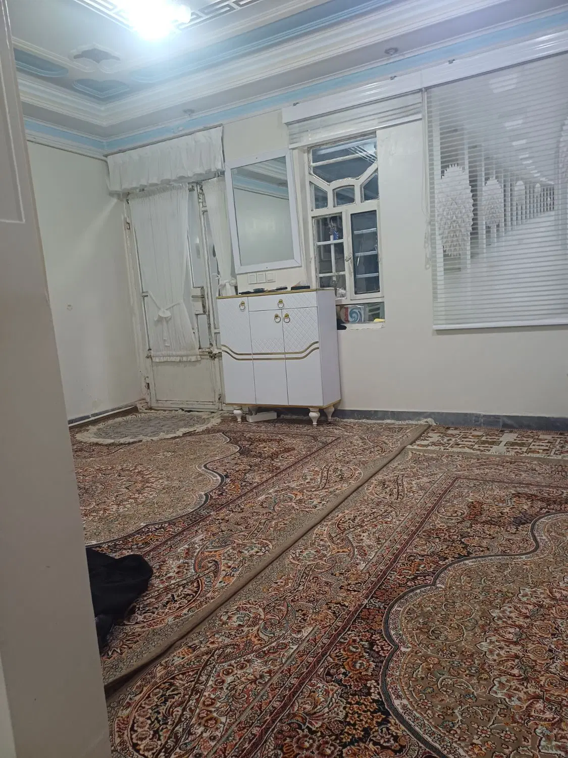 یک باب ساختمان اجاره ای همکف