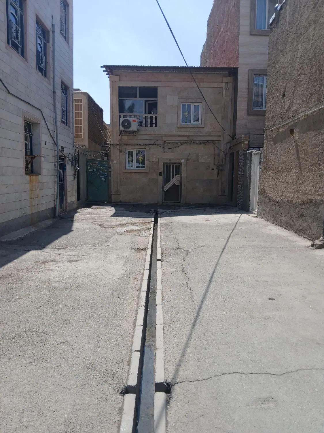 یک باب خانه ۵۰متری دوطبقه سنددار