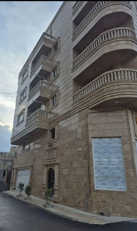 هم کف صفر حیاط دار با سند فوق لوکس