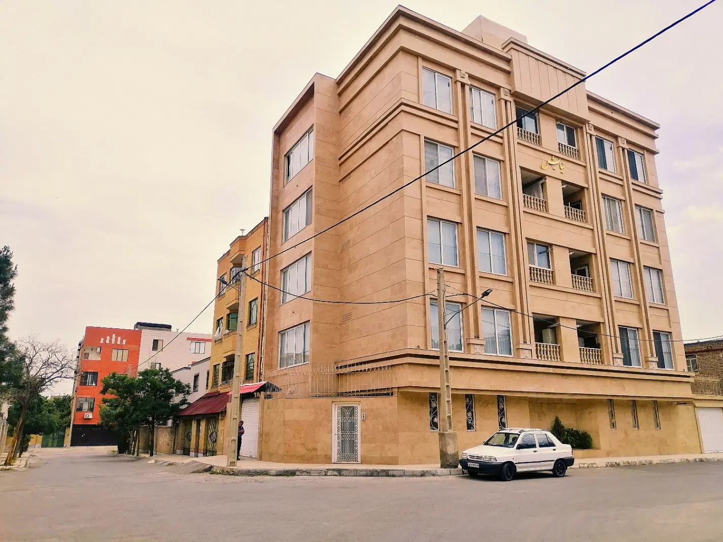 180 متر صفر فول امکانات موقعیت عالی