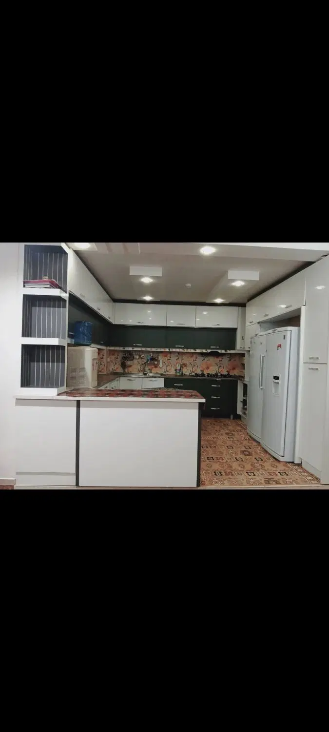 آپارتمان نگین طبقه اول .