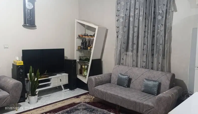۵۲ متر انتهای خیابان ابریشم