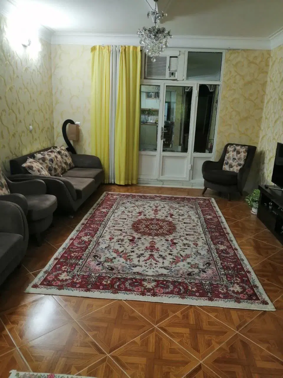 آپارتمان سی متری قائم