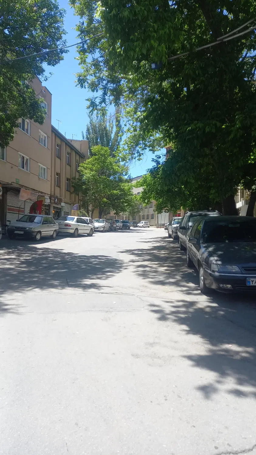 مغازه 15 متری نزدیک به مرکز شهر