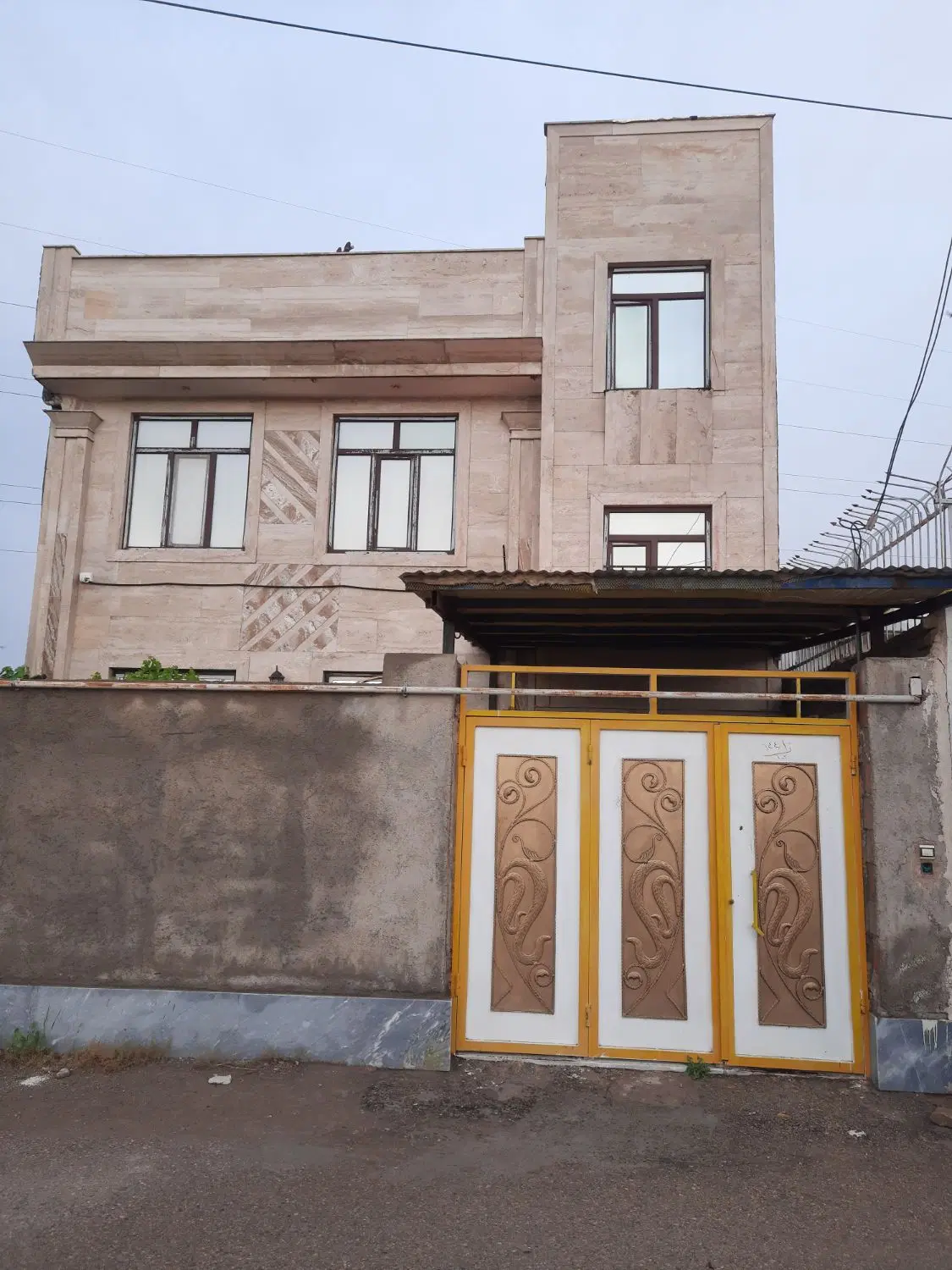 خانه دو طبقه