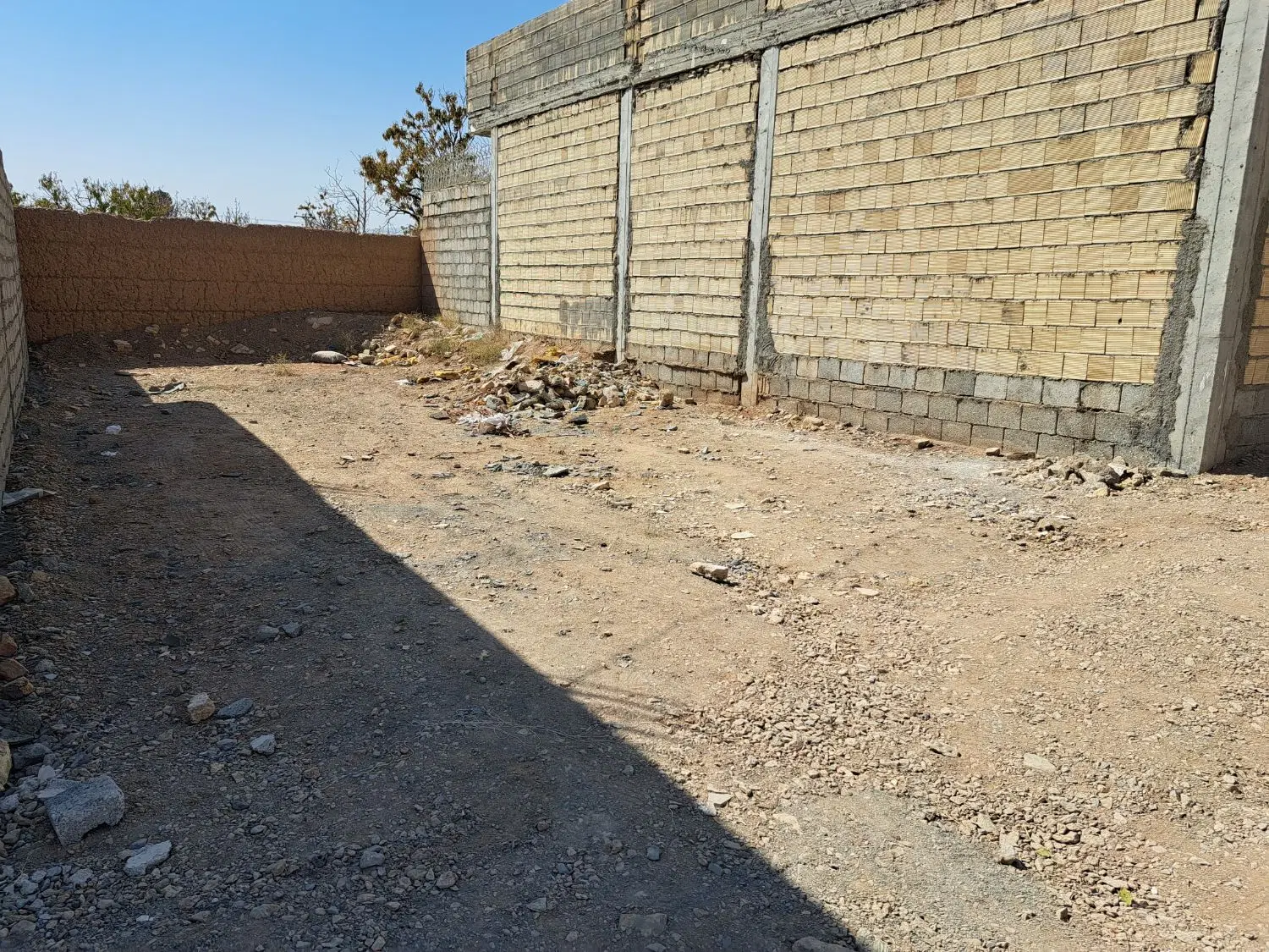 زمین محله آزادگان