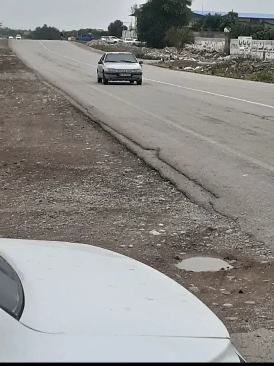 باغچه 500 متری سر جاده اصلی بین بنجعفر و منتظری