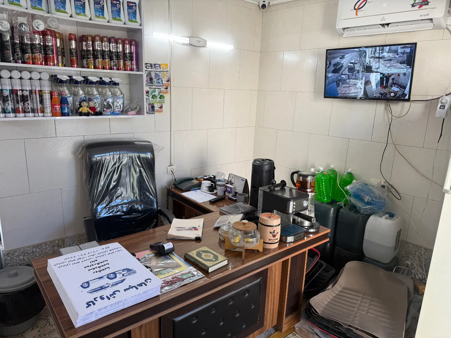 مغازه ۲۸ متری بر امام خمینی