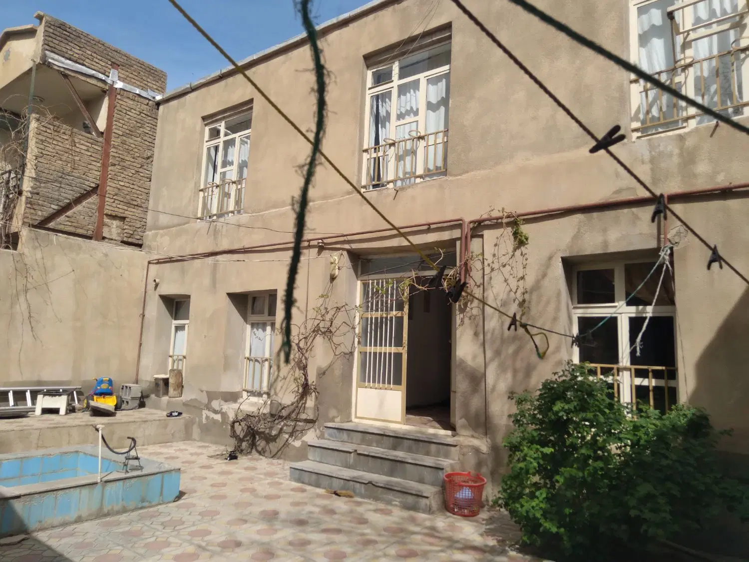 خانه قدیمی.مرکز شهر