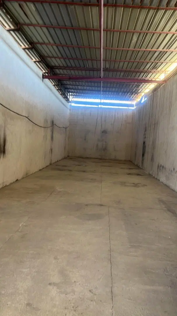 انبار ۲۴۰ متری تنگک