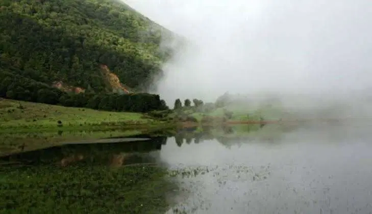 زمین نزدیک دریاچه ویستان بره سر