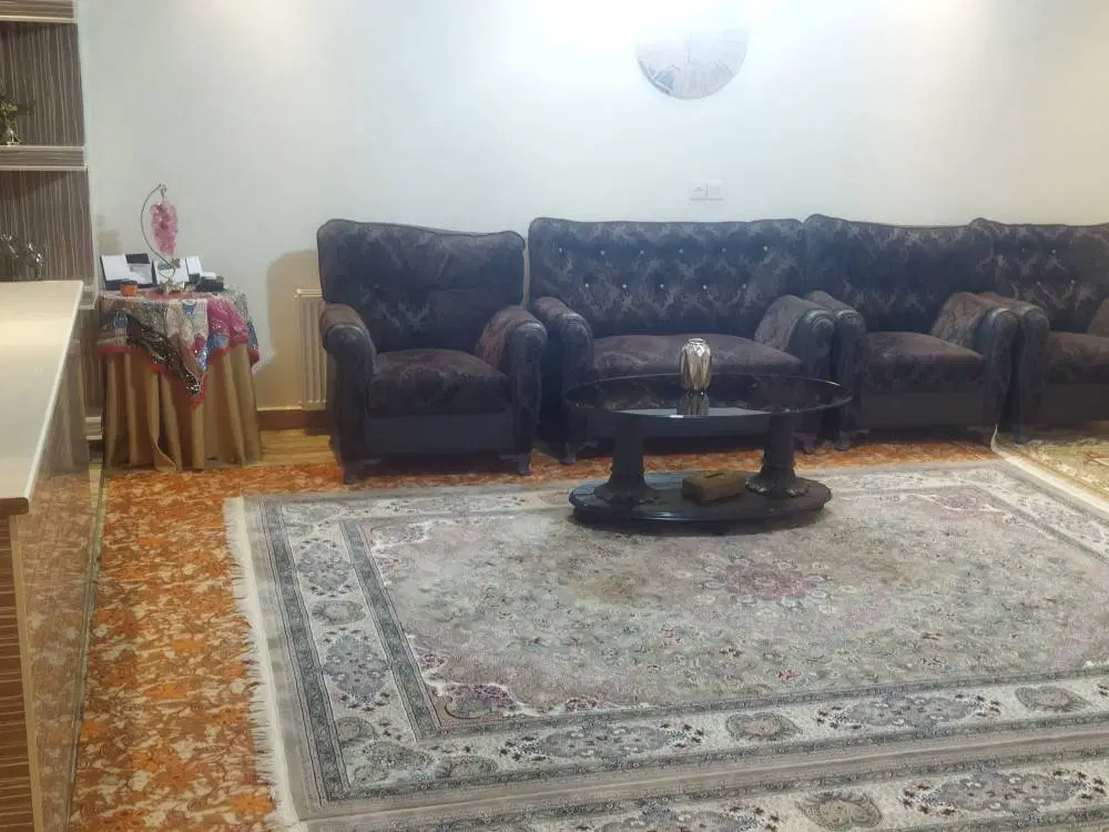 واحد۷۶ متری با پارکینگ و سند تک برگ در باغ امامی