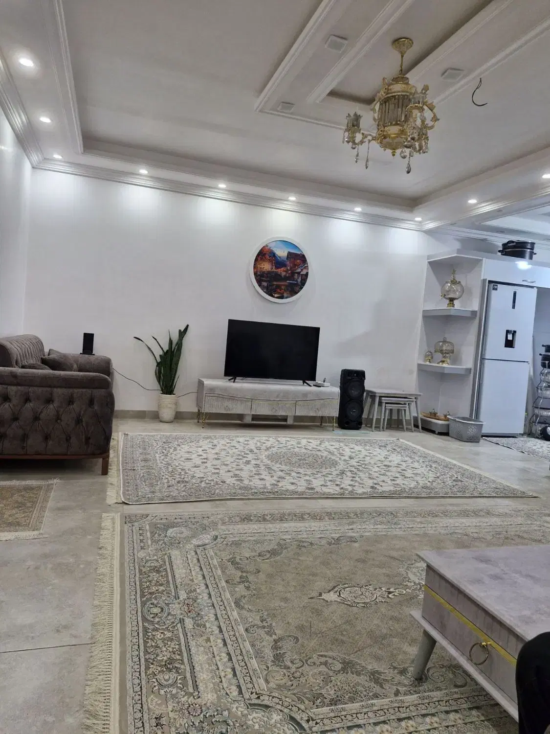 ساختمان سه طبق