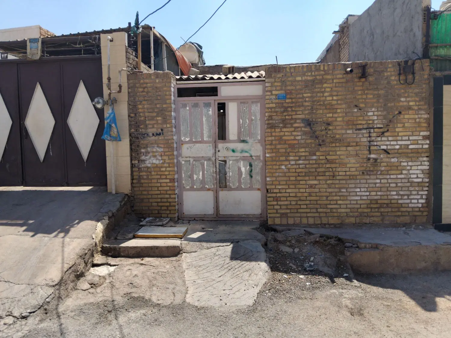 خونه یک اتاقه در منبع خیابان آب طباطبایی
