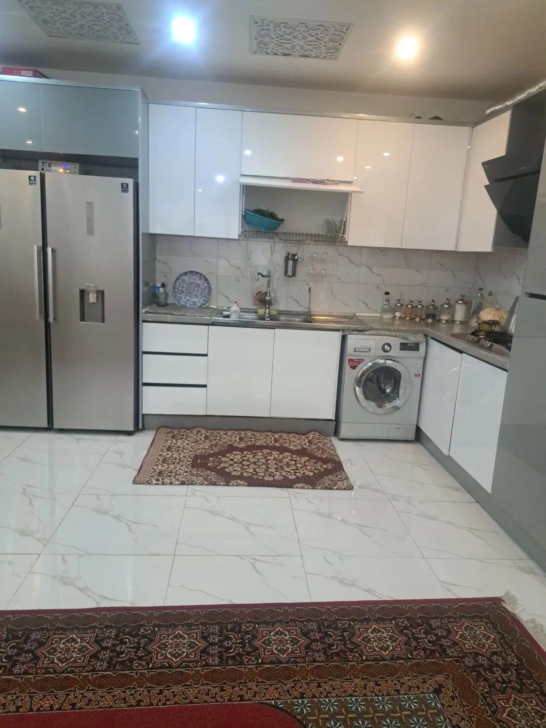 ۸۵ متر _ پارکینگ اختصاصی_ عدم خلاف