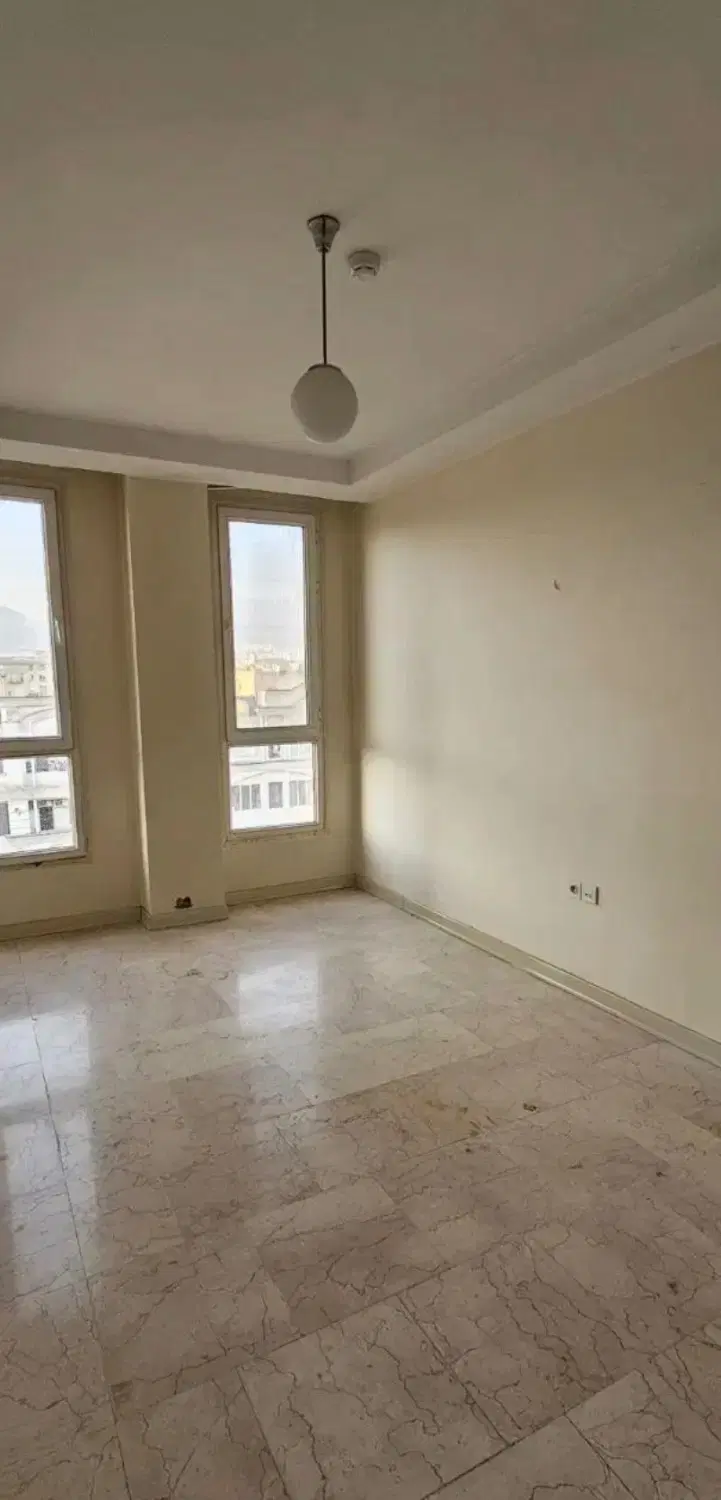 ۸۶ متر پارکینگ دار در بریانک با ده متر پاسیو