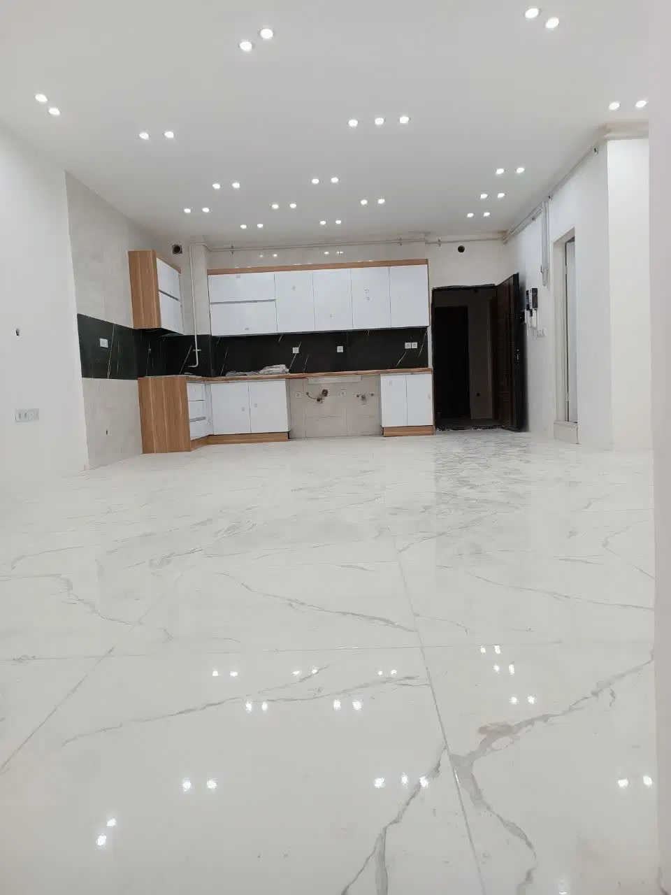 آپارتمان 88متری شیک وفول امکانات