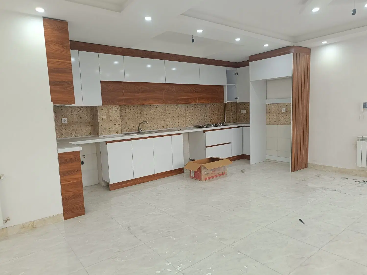 فروش تکواحدی ۱۴۰ متری