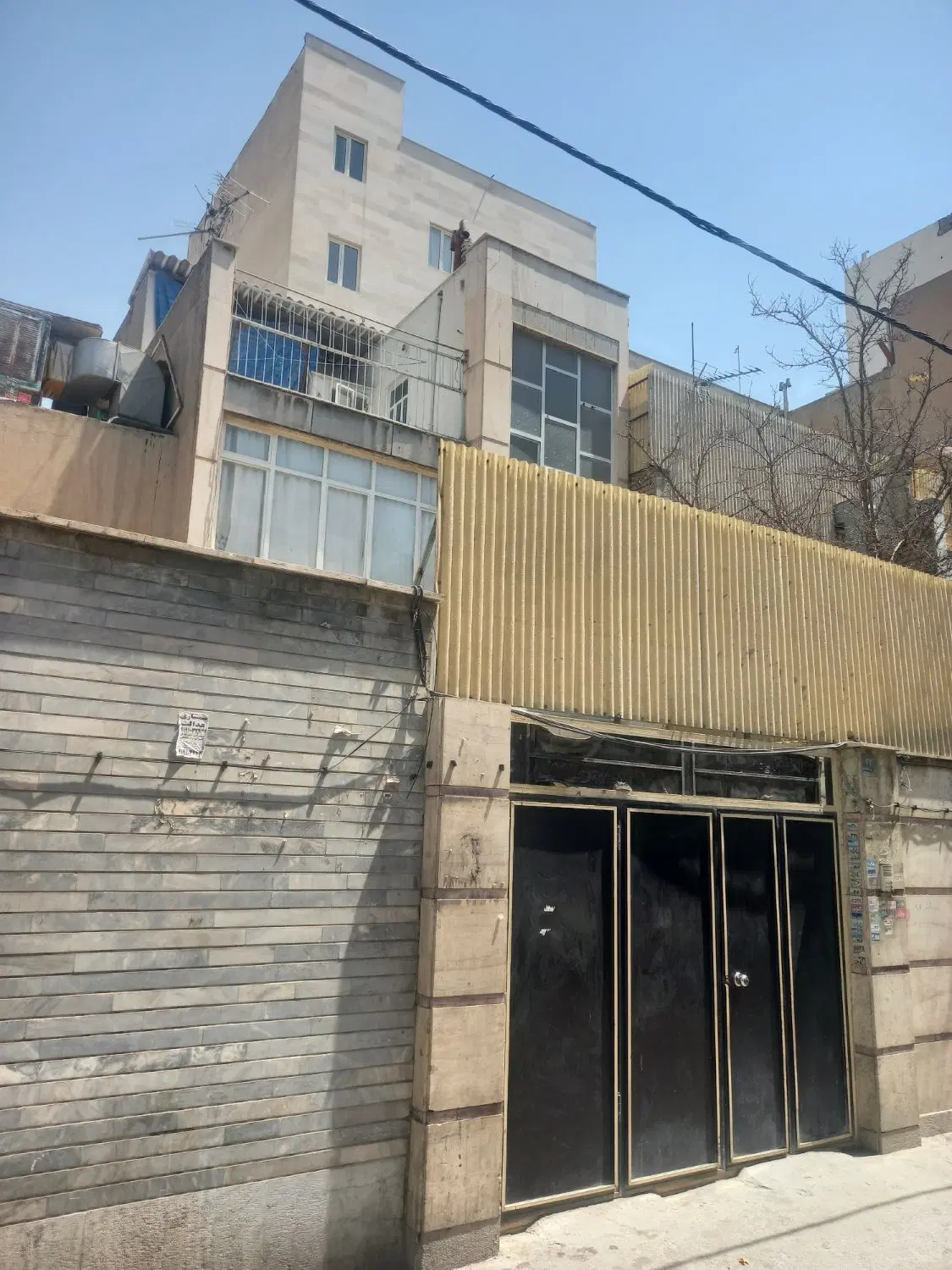 خانه ویلایی ۸۰ متری بهترین موقعیت خیابان انورزاده