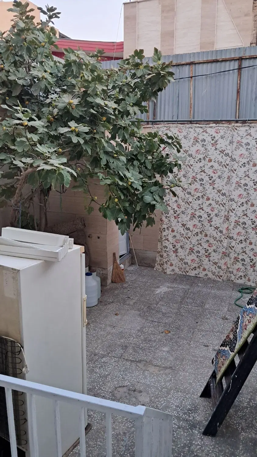 خانه ولایی درب بست