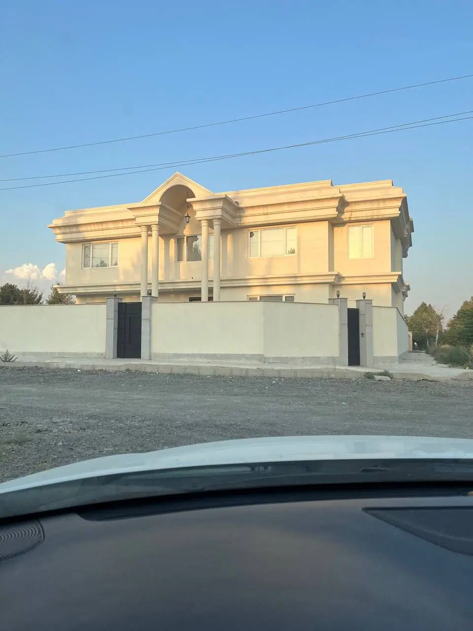 ۲۰۰ متر _ ویلایی _ جنوبی