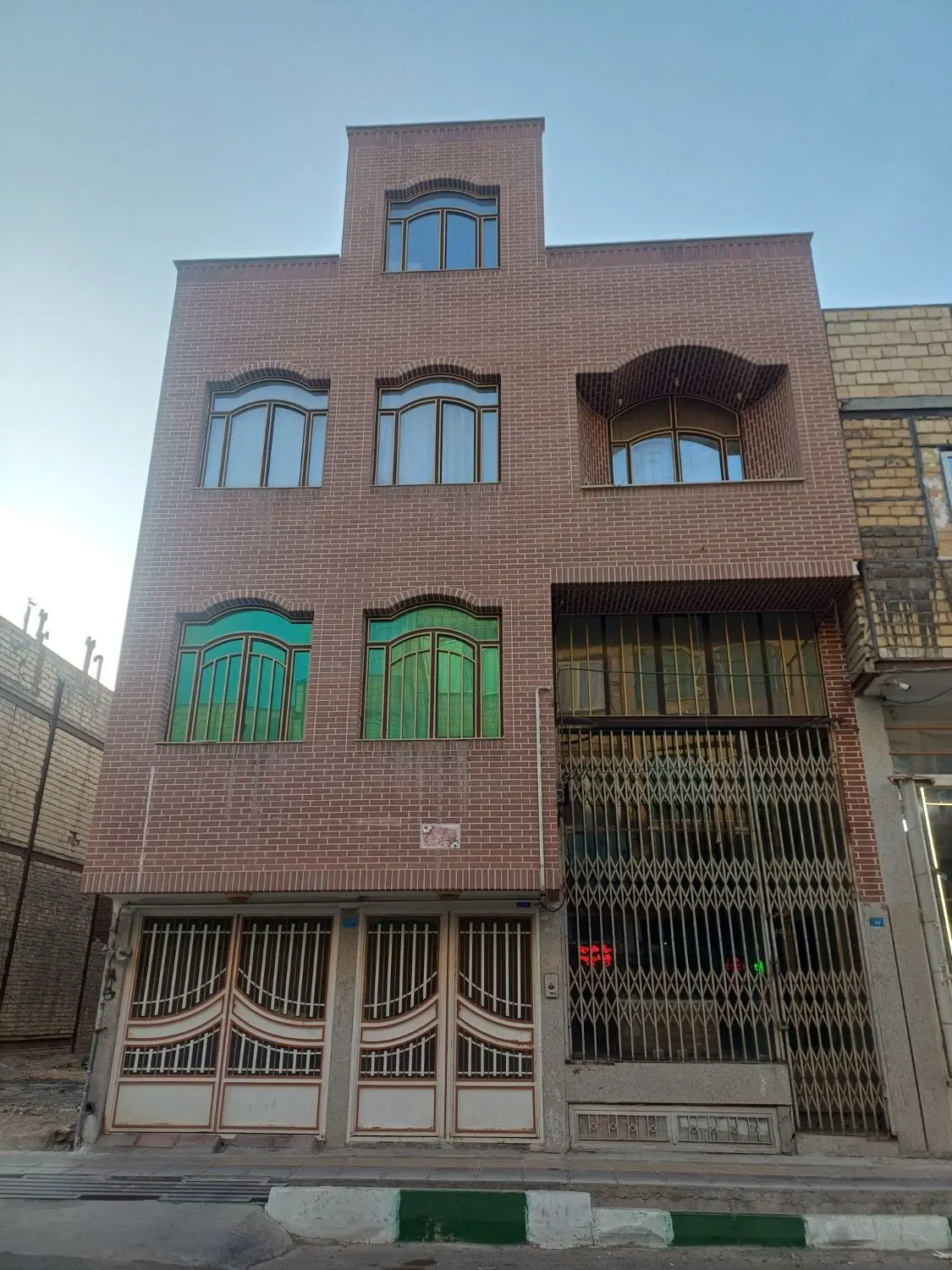 منزل تجاری مسکونی