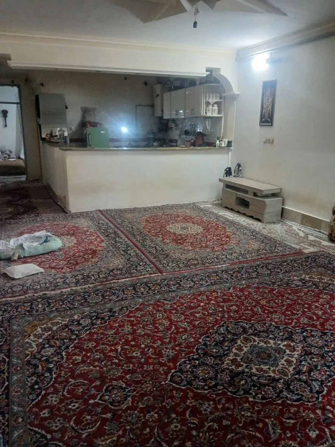 اجاره ای طبقه دوم حیاط دار ۷۰متری دلباز