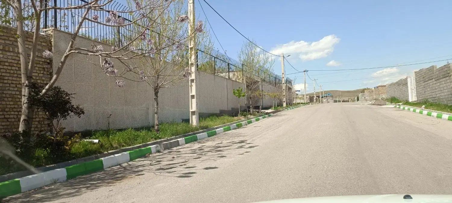 زمین چهار دیواری نیاوران با انشعابات و مجوز ساخت