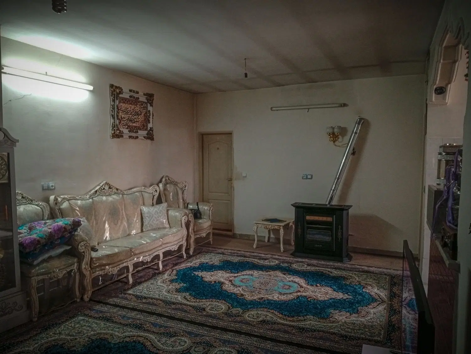 واحد 74 متری