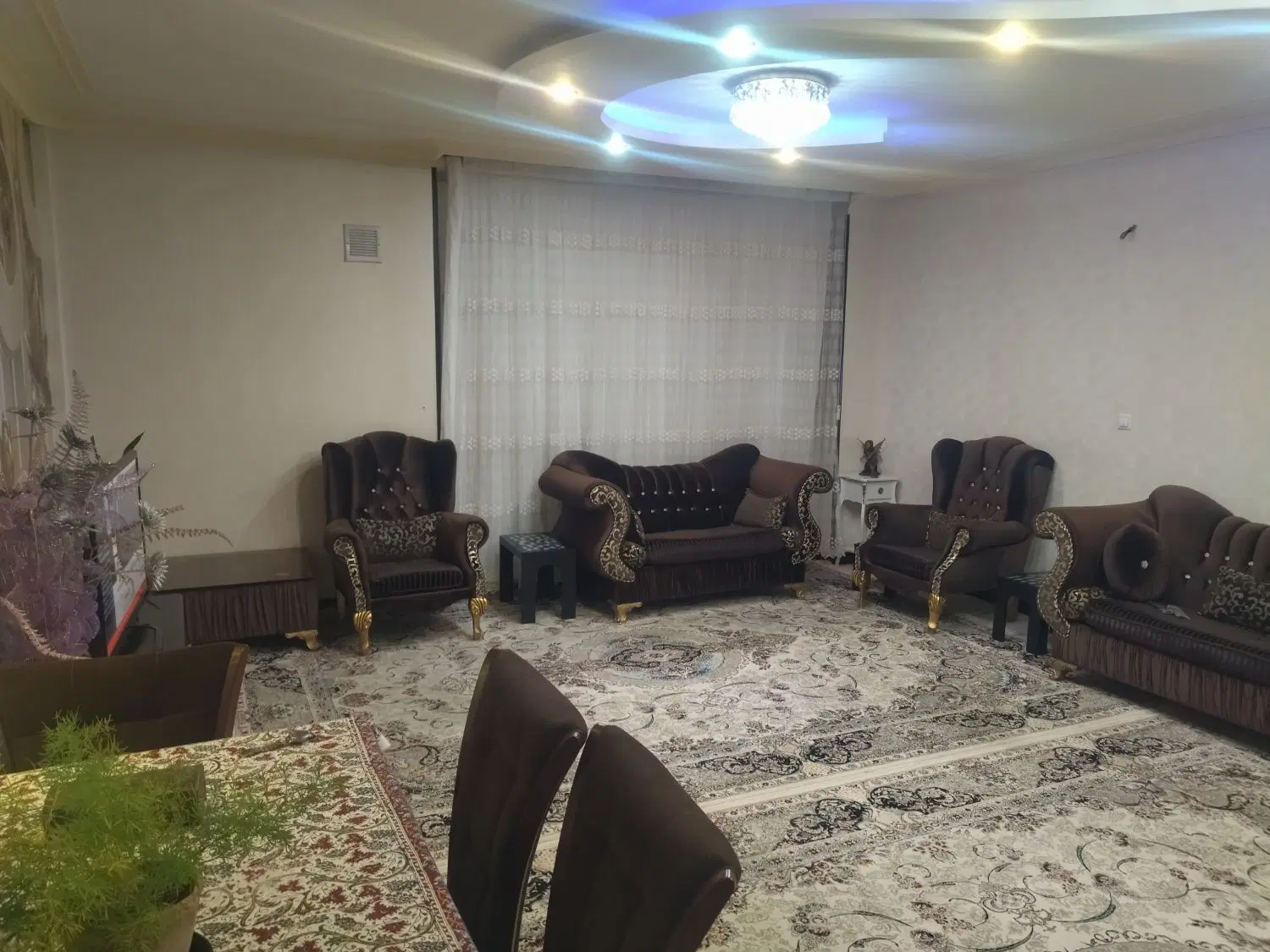 آپارتمان دو خوابه بسیار خوش نقشه و لوکس