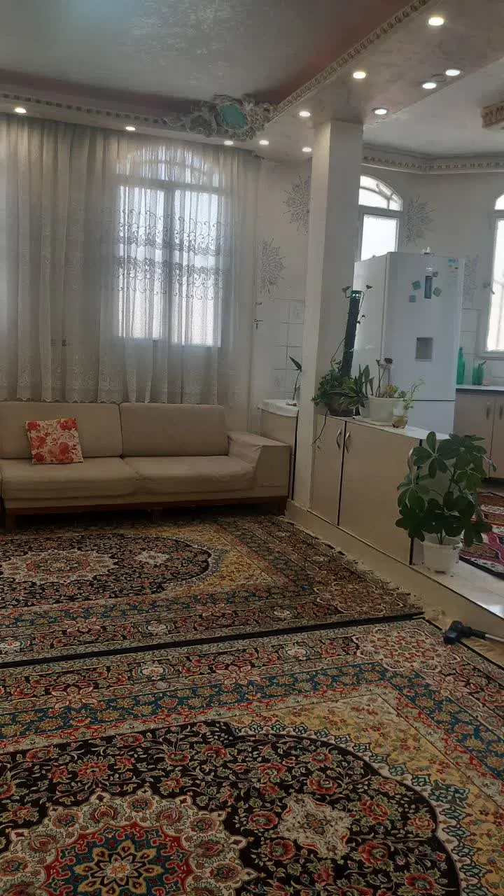 خرید خانه ۶۶ متری غرق نور