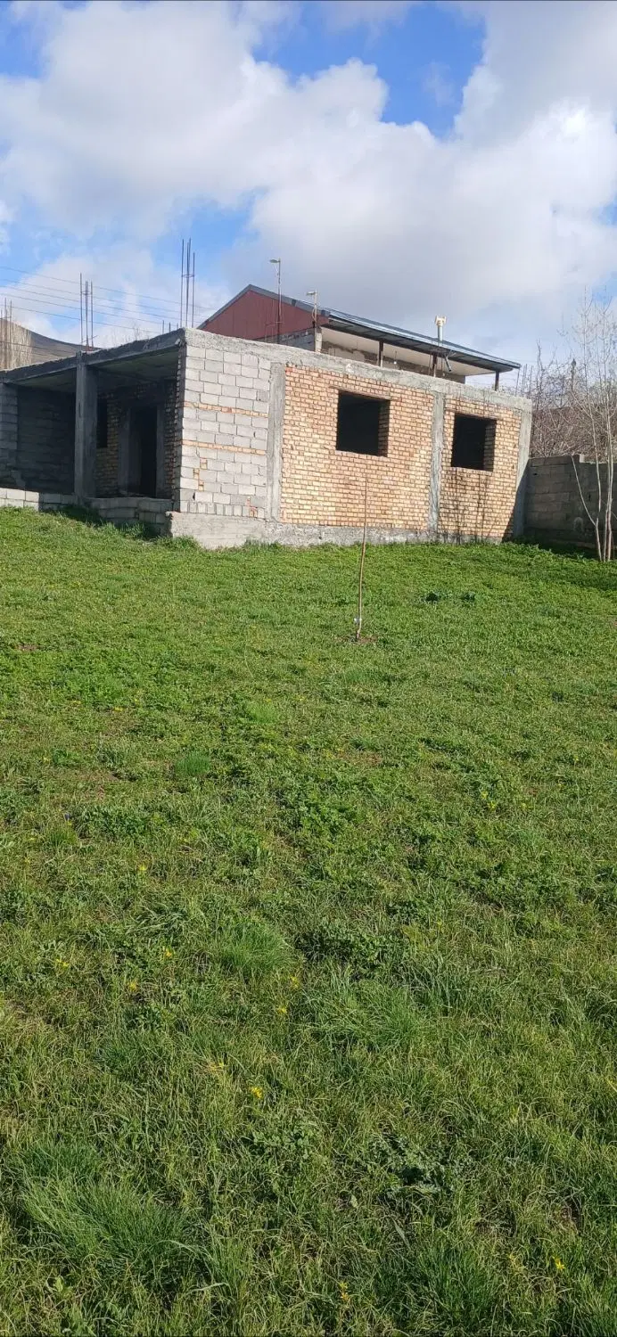 خانه نیمه ساخت