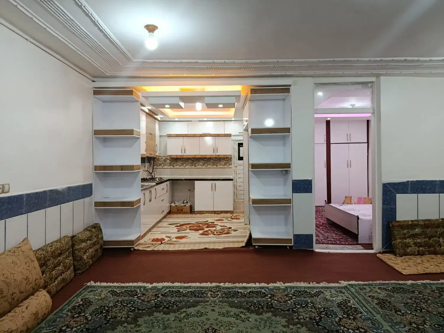 طبقه دوم 90متری یک خواب اجاره داده میشود
