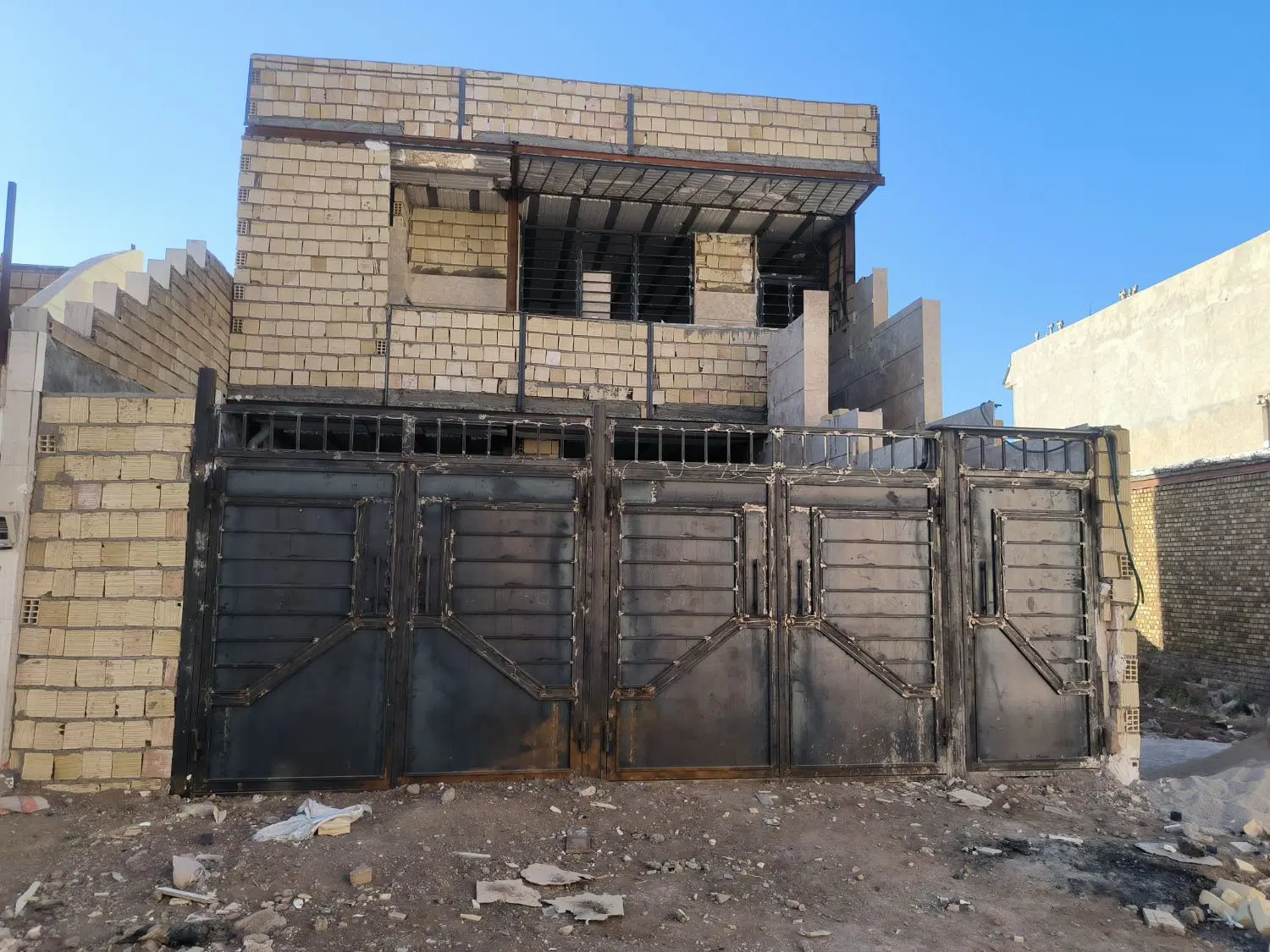 خانه در پاپی خالدار