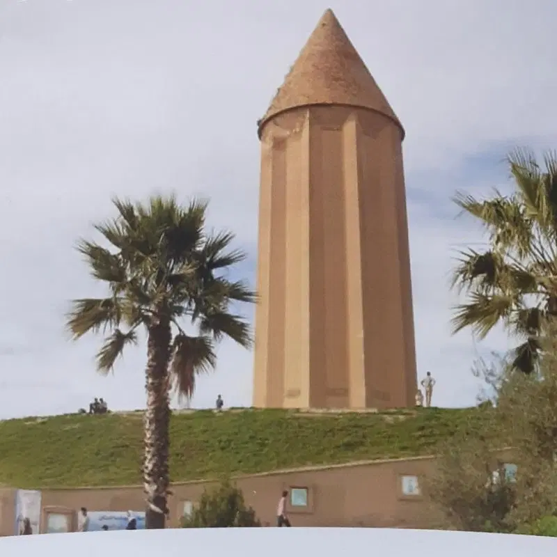 آپارتمان فروشی برخیابان کاخ املاک بهاران