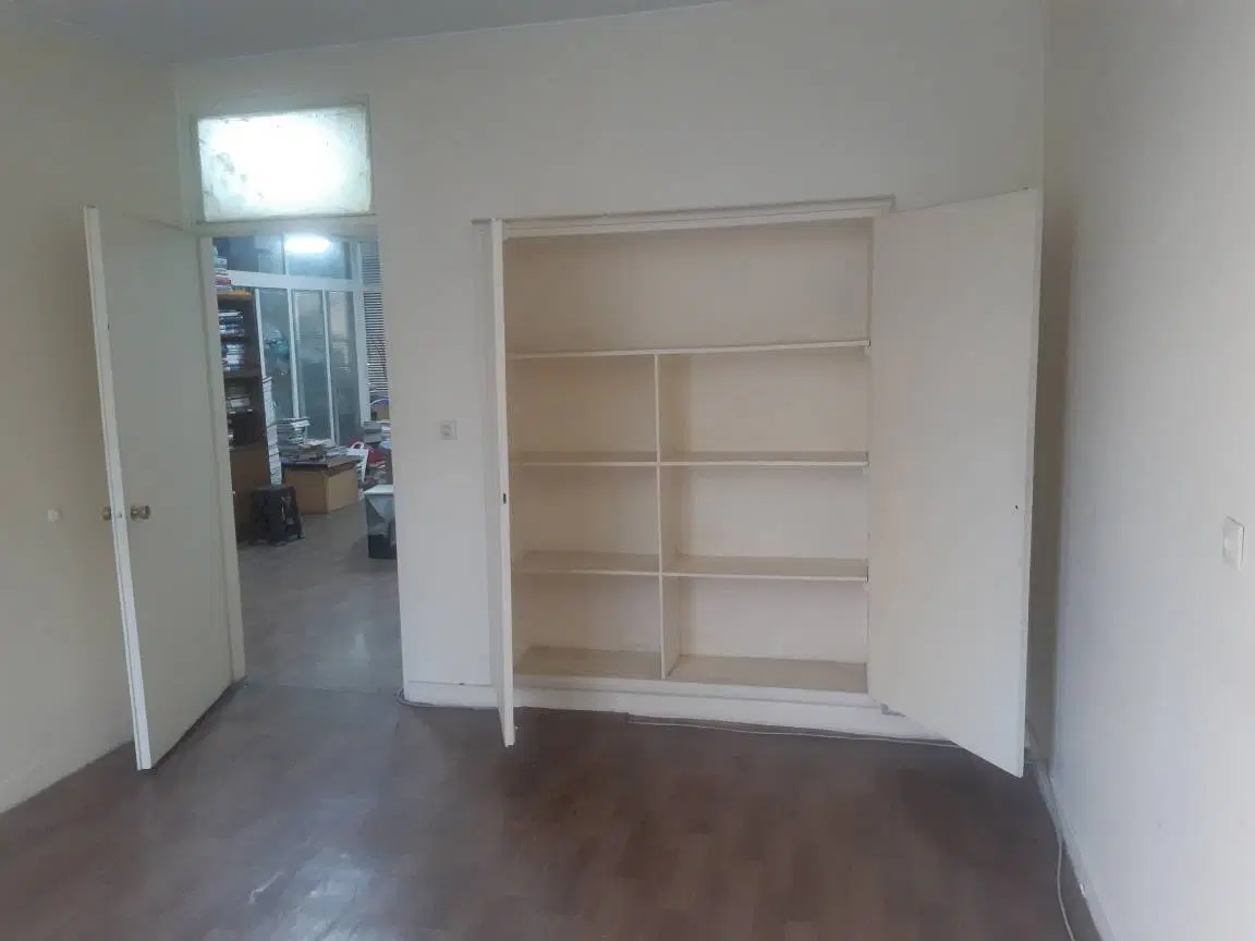 اجاره یک اتاق 18 متری از یک دفتر انتشارات