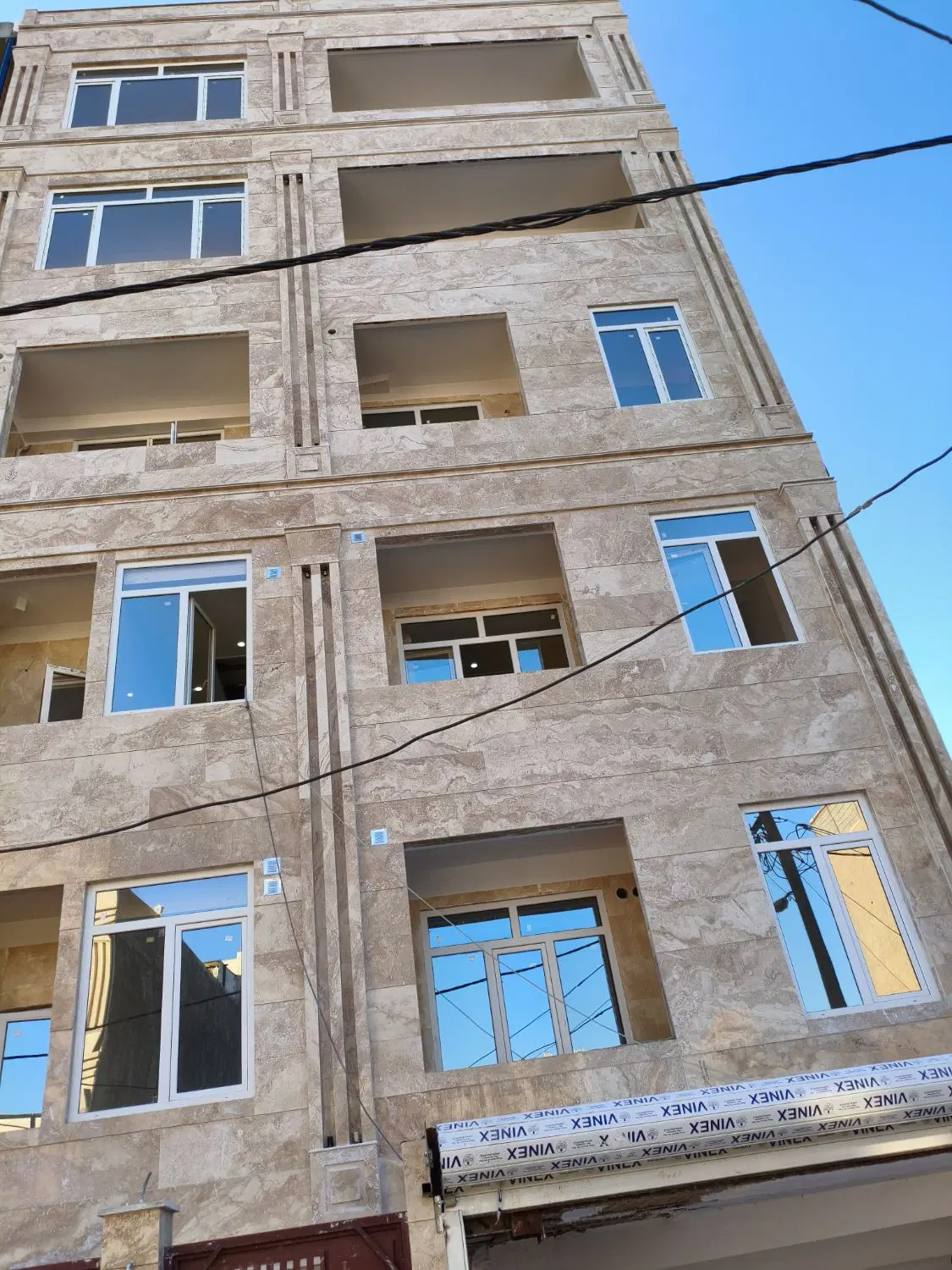 آپارتمان تک واحدی