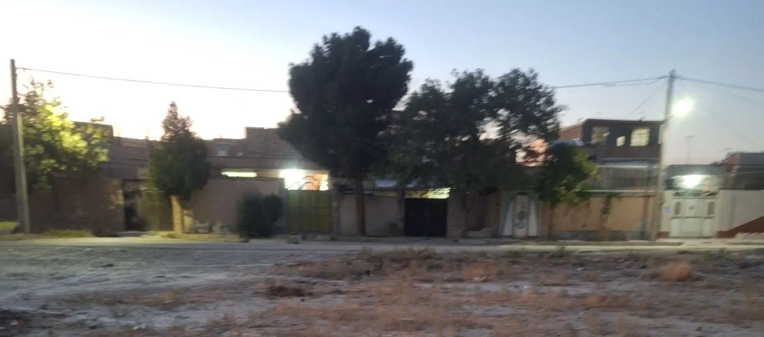 زمین فروشی