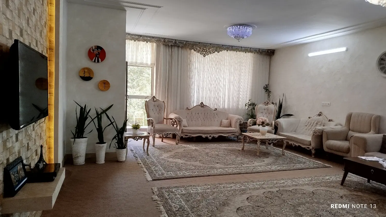 ویلایی ۲۰۰متری بهارستان ۱۰۵۰۰۰۰۰۰۰۰