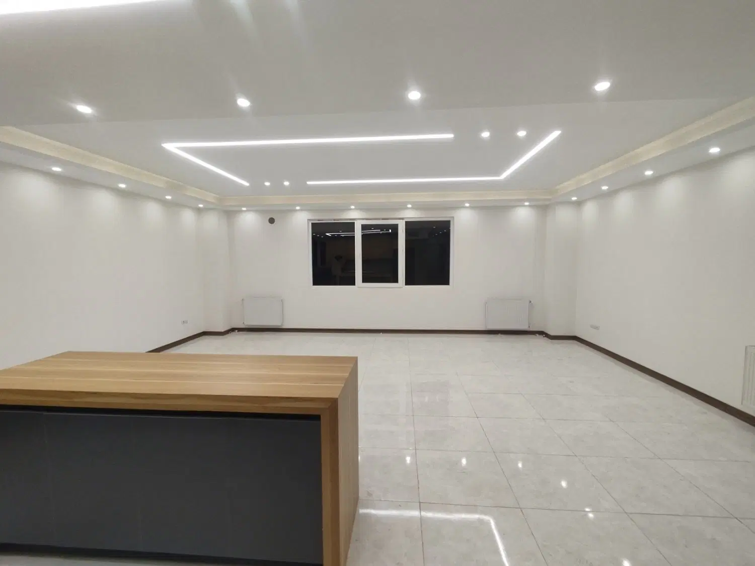 خریداروفروشنده ، 105متر،دوخواب ،فول لاکچری ،