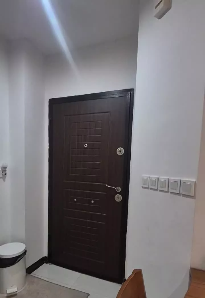 ۹۰ متری خوش نقشه با دسترسی عالی