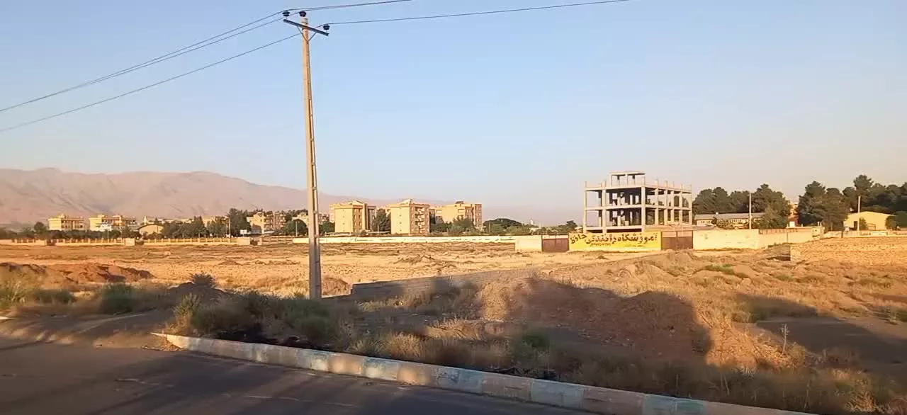 زمین دور میدان باغرودسمت فجر، حکیم،نور،باهنر،گلها