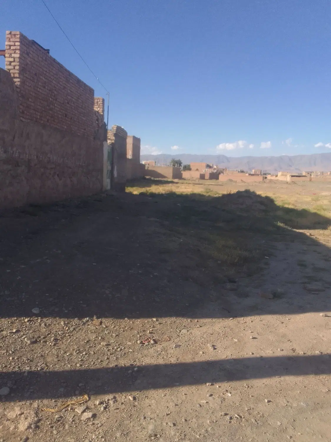 زمین به متراژ ۱۰۰