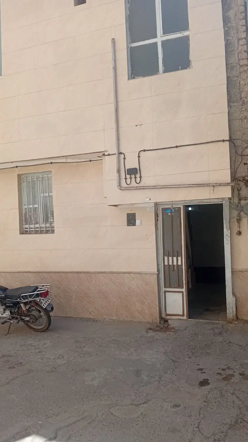 خانه مسکونی در2 طبقه مجزا
