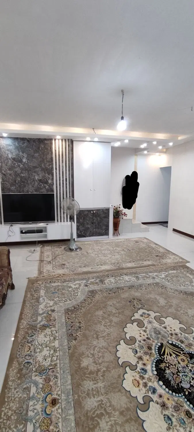 ساختمان ۳طبقه پلاک دو خیابان عمان
